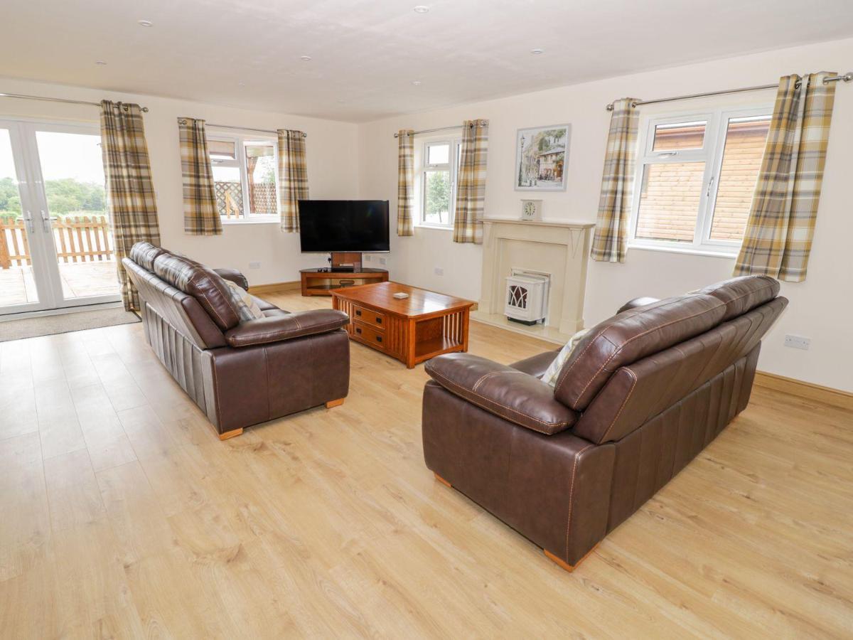 Makins lodges Nuneaton Extérieur photo