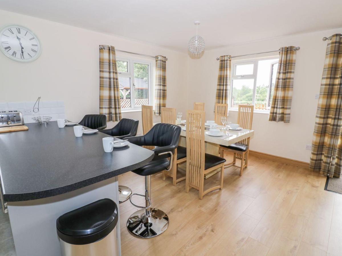 Makins lodges Nuneaton Extérieur photo
